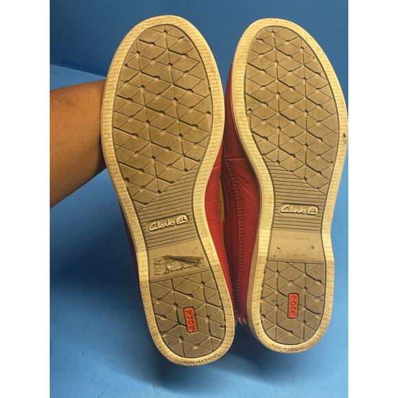 Clarks cherry Red Leather Moccasin Flat Driving Shoe Sz 7.5 Tie Front Comfort - Picture 3 of 11